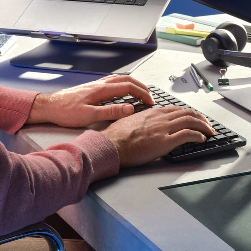 Vezeték nélküli billentyűzet Logitech MX Mini Mechanical QWERTY